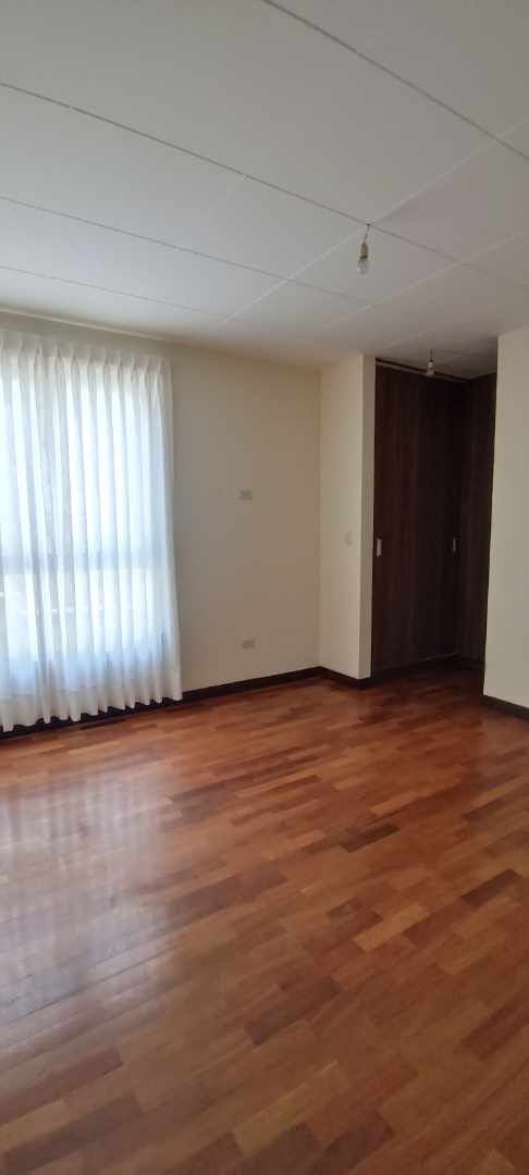 Departamento en Obrajes en La Paz 1 dormitorios 1 baños  Foto 5