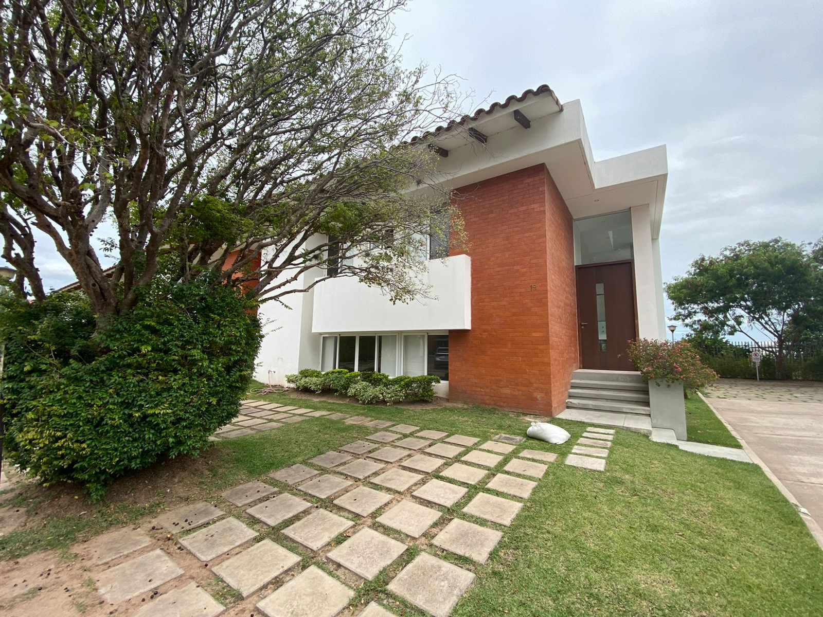 Casa en AlquilerCASA EN ALQUILER CONDOMINIO COSTA DORADA 4to ANILLO Y RADIAL 27 Foto 1