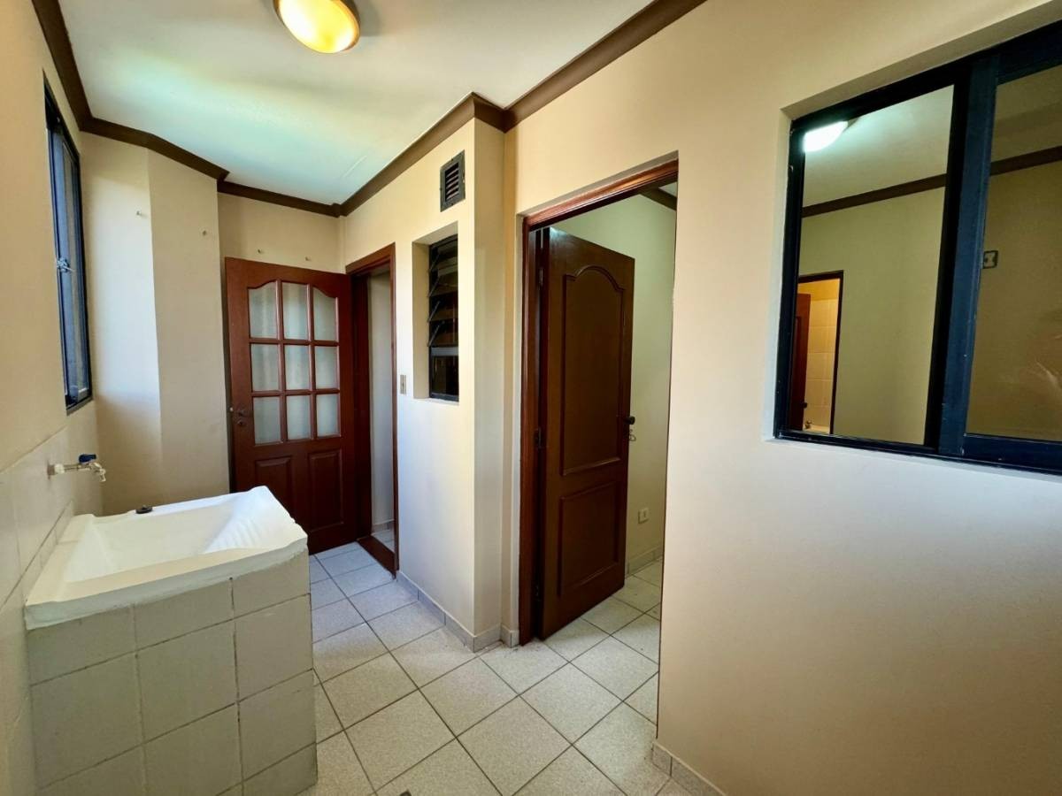 En Alquiler a $us 718 Foto 12