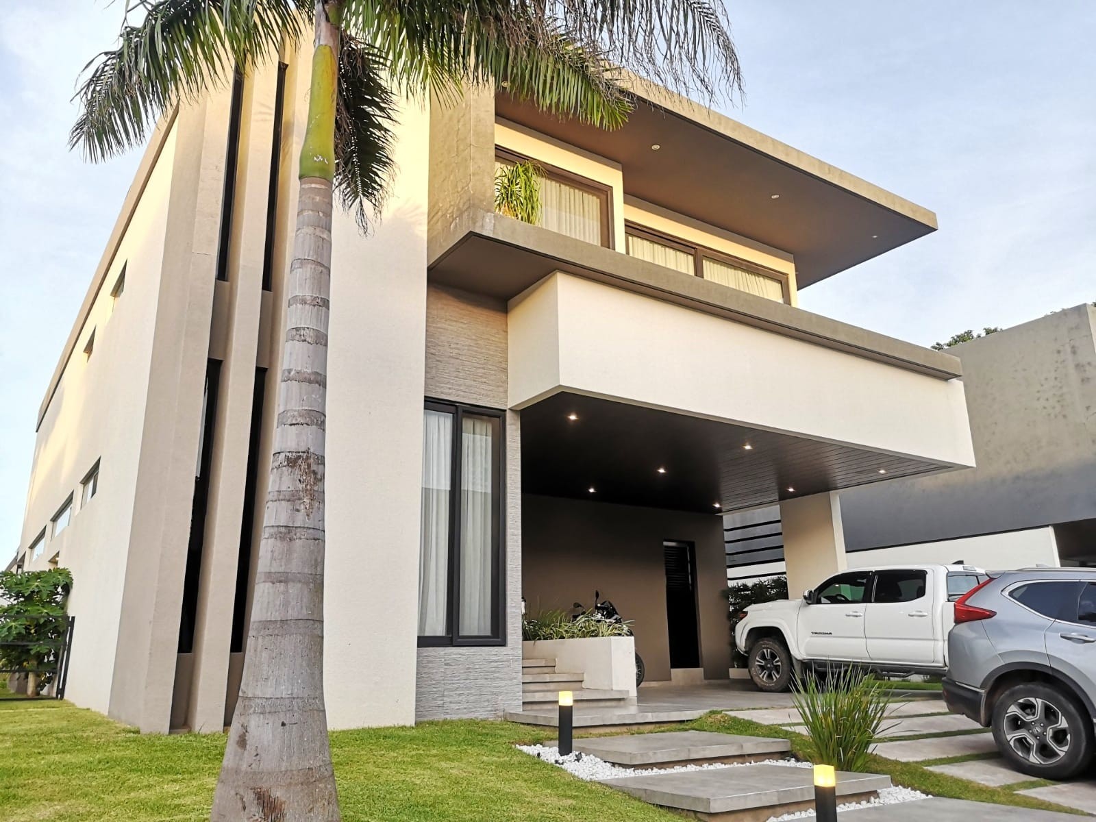 Casa en Urubó en Santa Cruz de la Sierra 4 dormitorios 6 baños 4 parqueos Foto 20