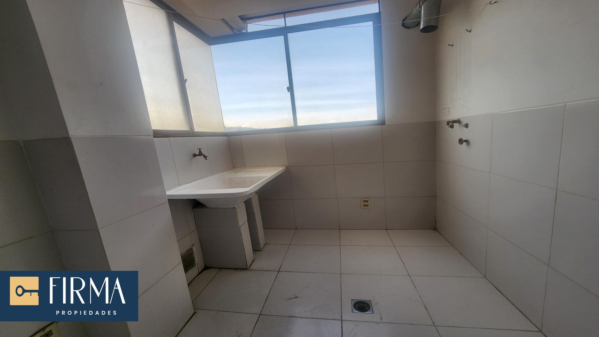 Departamento en Miraflores en La Paz 3 dormitorios 3 baños  Foto 6