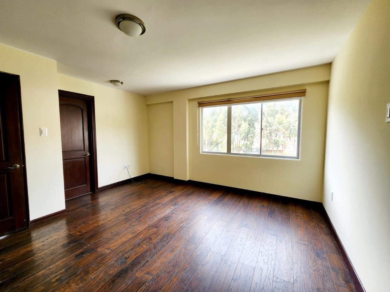 Departamento en AlquilerAchumani  3 dormitorios 5 baños 1 parqueos Foto 8