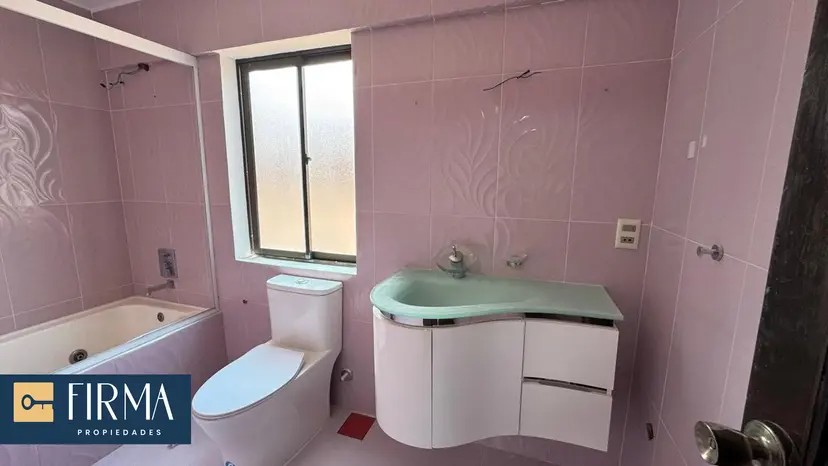 Casa en Achumani en La Paz 4 dormitorios 6 baños 3 parqueos Foto 7