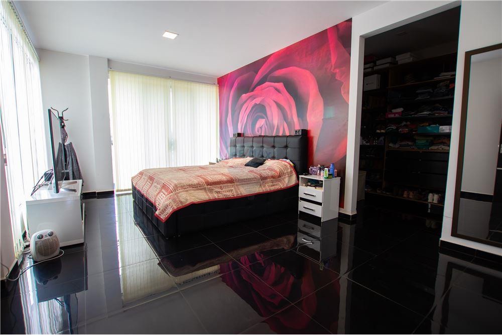 Casa CASA EN VENTA EN CONDOMINIO SAN HUMBERTO TIQUIPAYA Foto 2