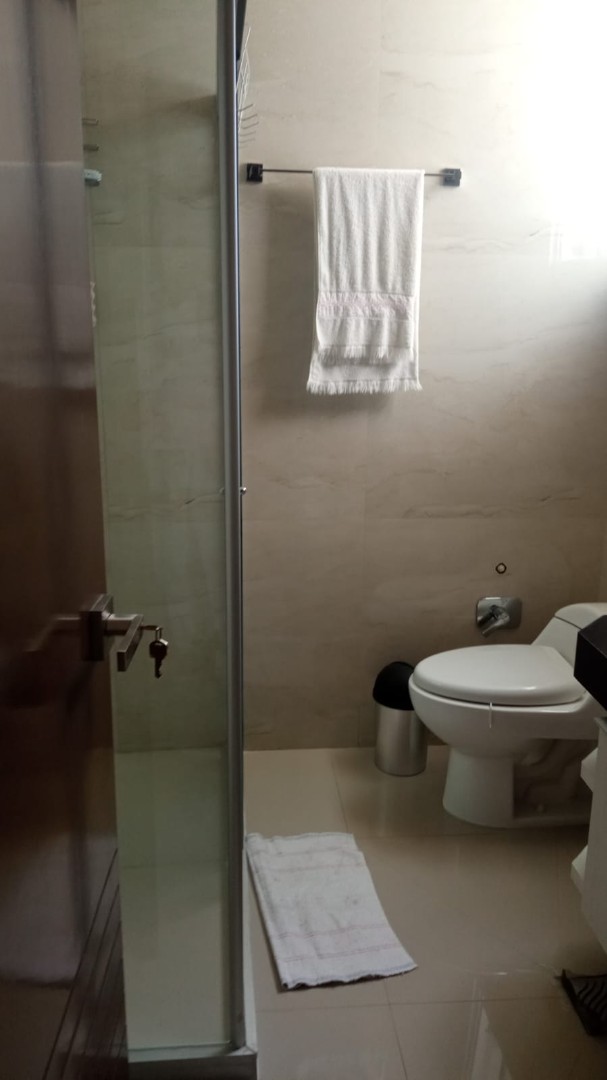 Departamento en Entre 1er y 2do anillo Sur en Santa Cruz de la Sierra 2 dormitorios 2 baños 1 parqueos Foto 11