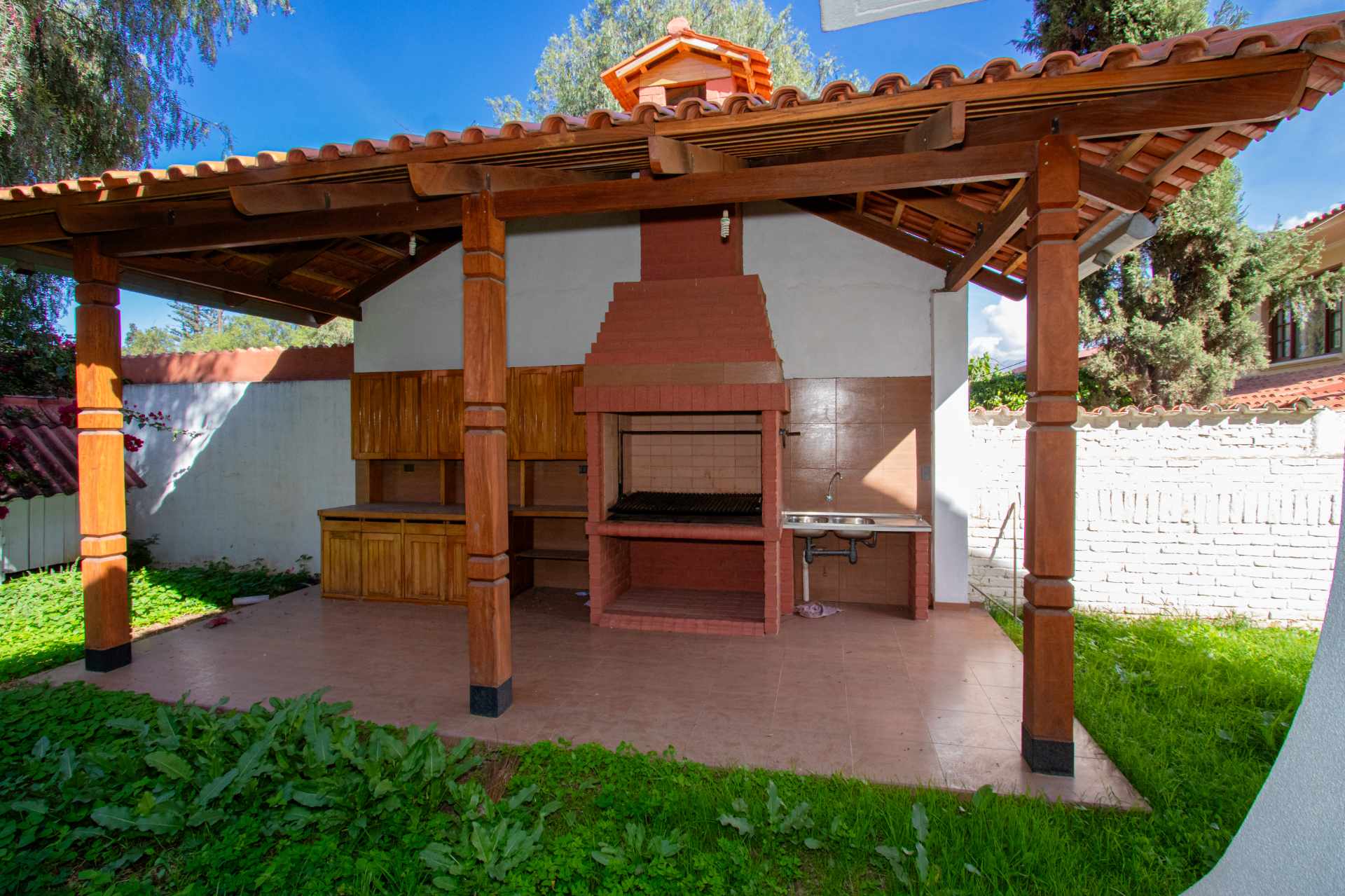 Casa en Muyurina en Cochabamba 6 dormitorios 5 baños 4 parqueos Foto 9