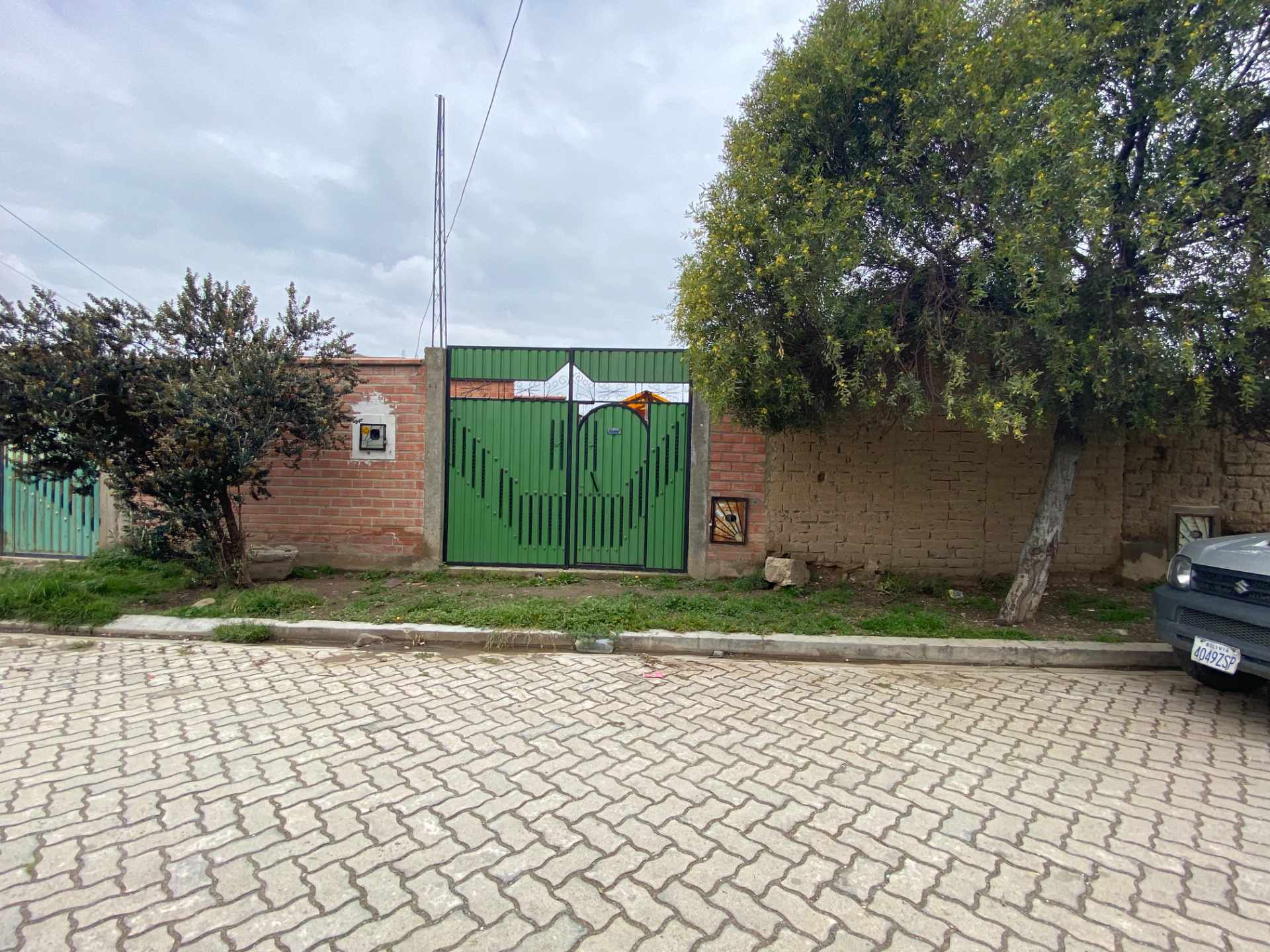 Casa en Cosmos 79 en El Alto 5 dormitorios 2 baños 2 parqueos Foto 1