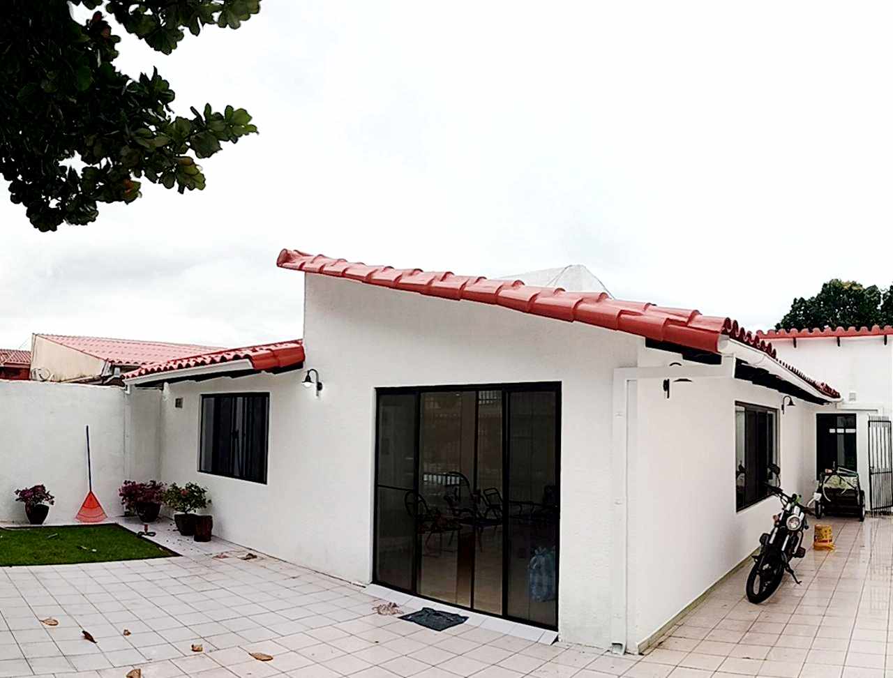 Casa en Entre 3er y 4to anillo Norte en Santa Cruz de la Sierra 3 dormitorios 2 baños 2 parqueos Foto 1