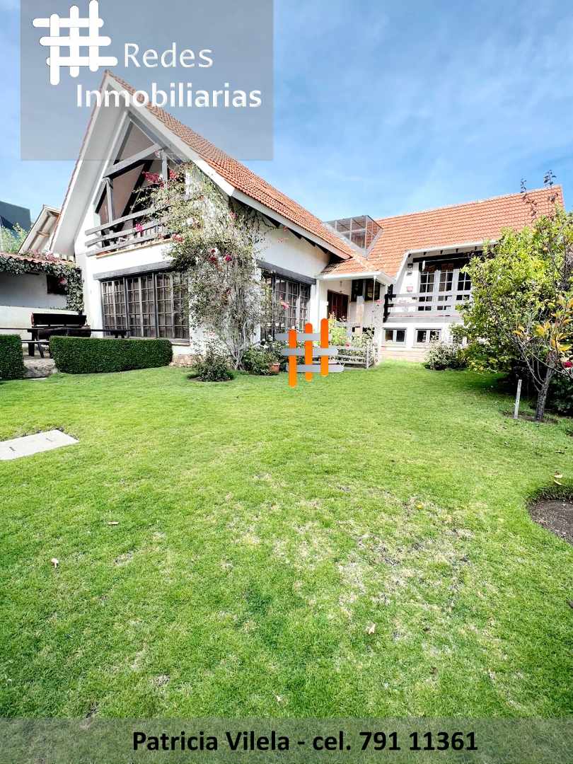 Casa en VentaCASA EN VENTA EN ACHUMANI 4 dormitorios 5 baños 2 parqueos Foto 1