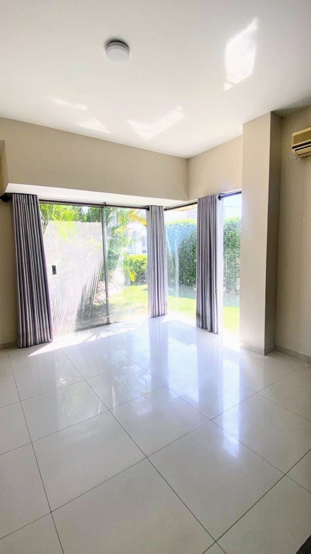 Casa en Alquiler Jardines del Urubó II Foto 4