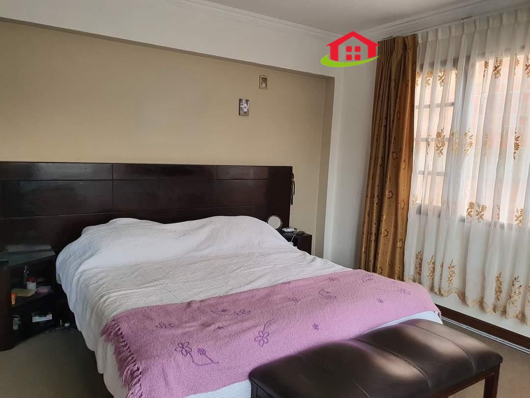 Casa en VentaAlto Irpavi  4 dormitorios 4 baños 3 parqueos Foto 10