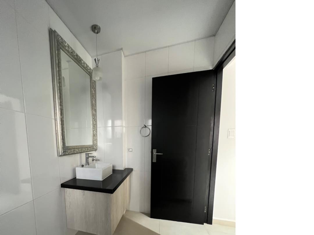 En Alquiler a $us 750 Foto 6