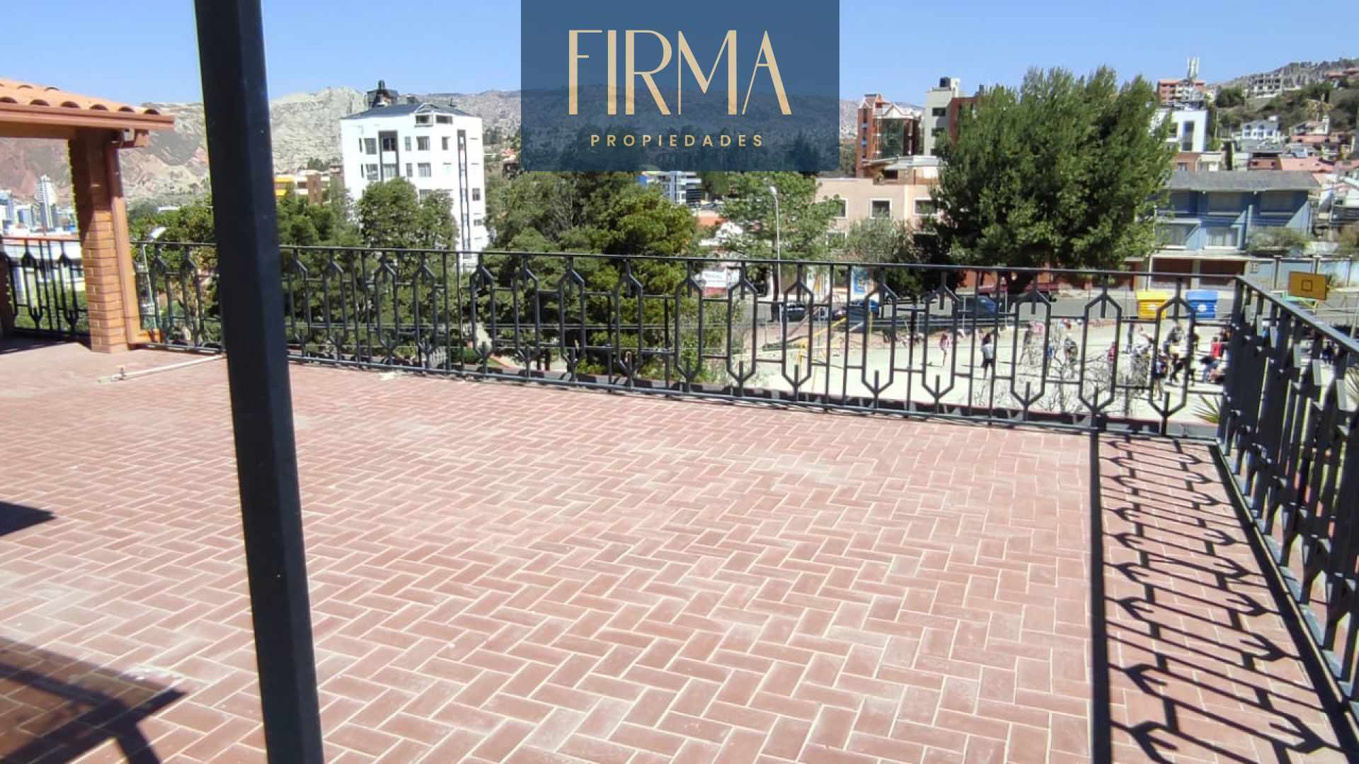 Casa en Achumani en La Paz 4 dormitorios 4 baños 2 parqueos Foto 10