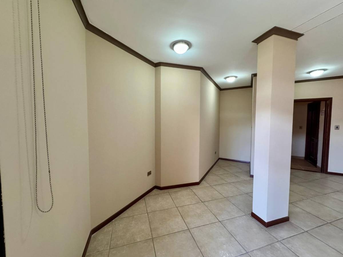 En Alquiler a $us 718 Foto 6