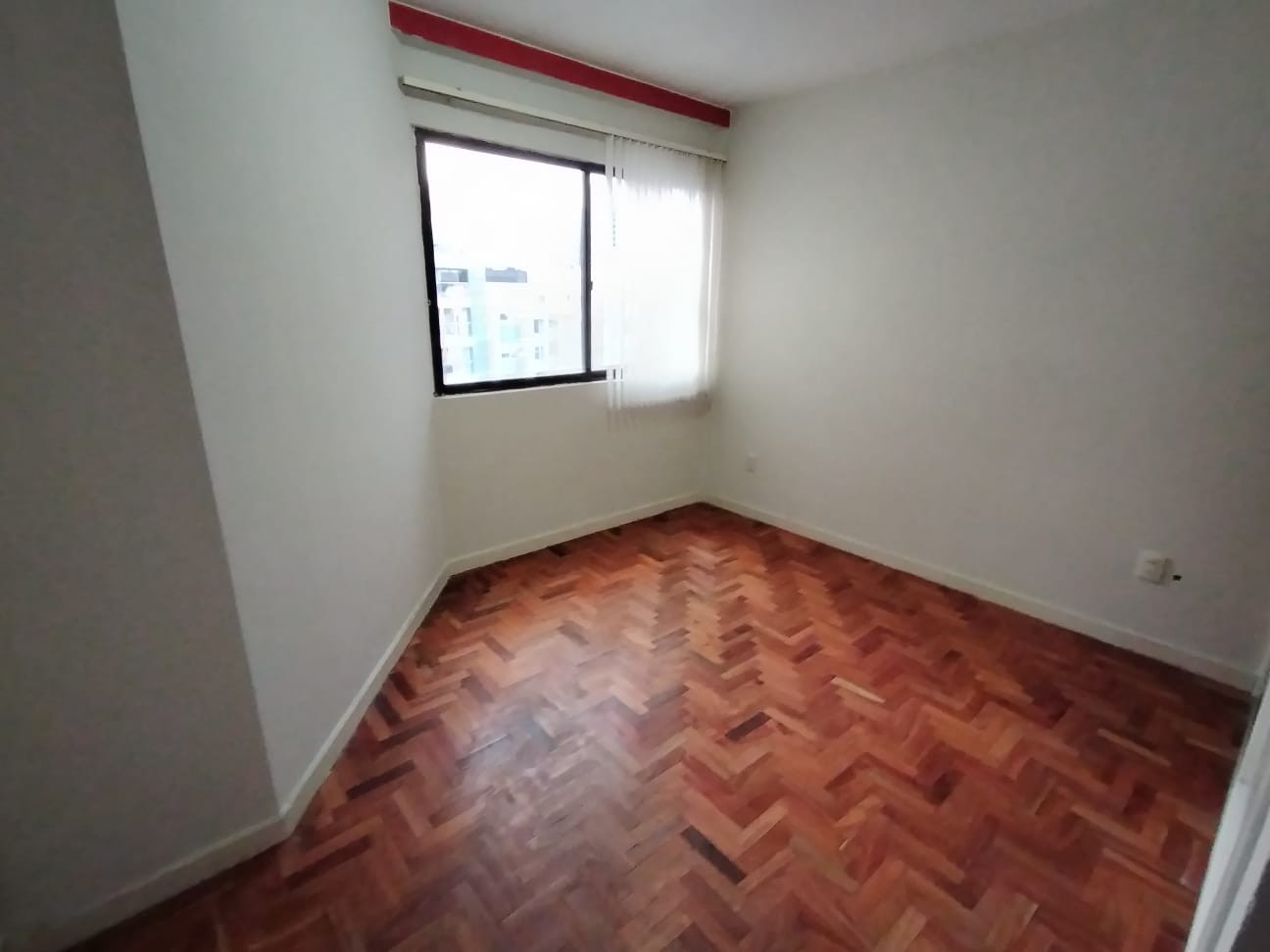 Departamento en Alquiler6 de agosto esquina campos , zona de San Jorge 4 dormitorios 3 baños 1 parqueos Foto 11