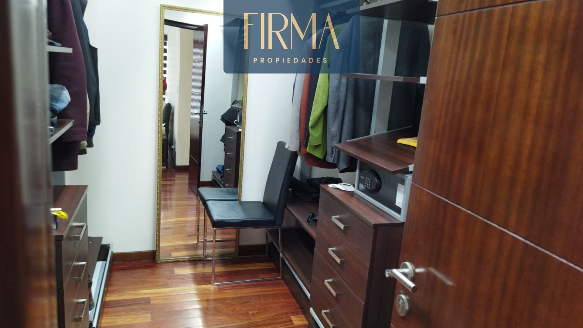 Casa en Cota Cota en La Paz 3 dormitorios 5 baños 5 parqueos Foto 5