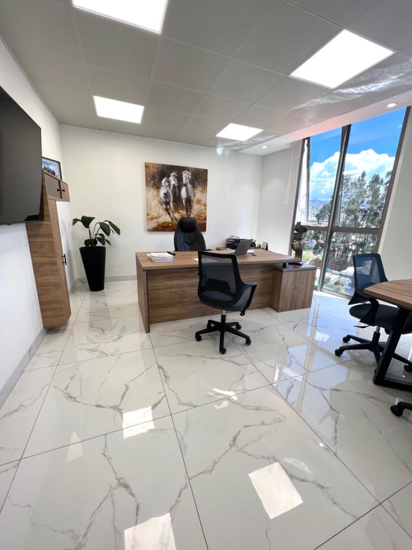 Oficina en Calacoto en La Paz 2 dormitorios 2 baños  Foto 1