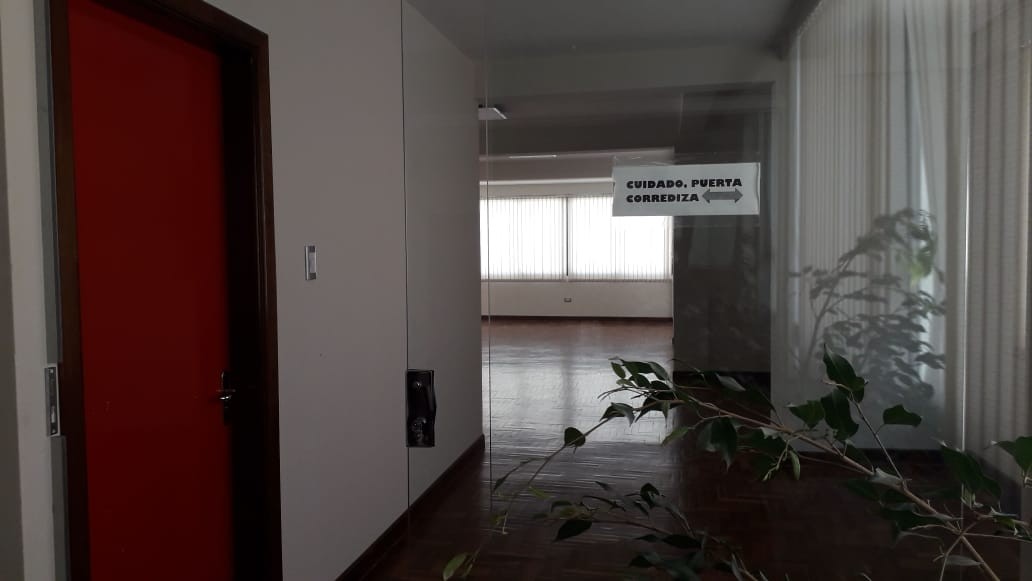 Oficina en VentaOvejuyo-Arenales Av. Alfonso Oblitas N°34 10 dormitorios 3 baños 12 parqueos Foto 4