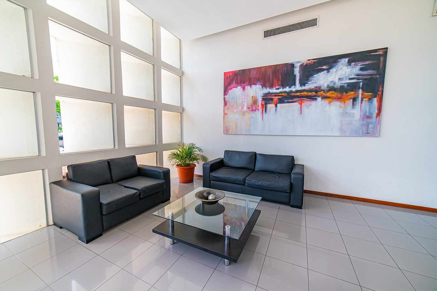 Oficina en Sirari en Santa Cruz de la Sierra 2 dormitorios 2 baños 3 parqueos Foto 13