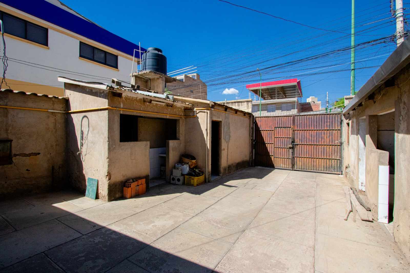 Casa en VentaAv. República - Y Av. 6 de agosto Sur 3 dormitorios 2 baños 2 parqueos Foto 15