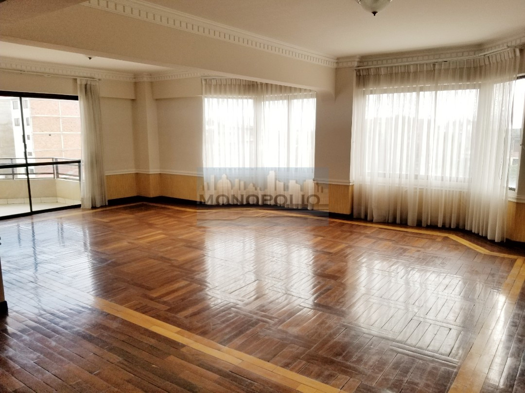 Departamento en VentaInmediaciones plazuela Colon 3 dormitorios 4 baños 1 parqueos Foto 9