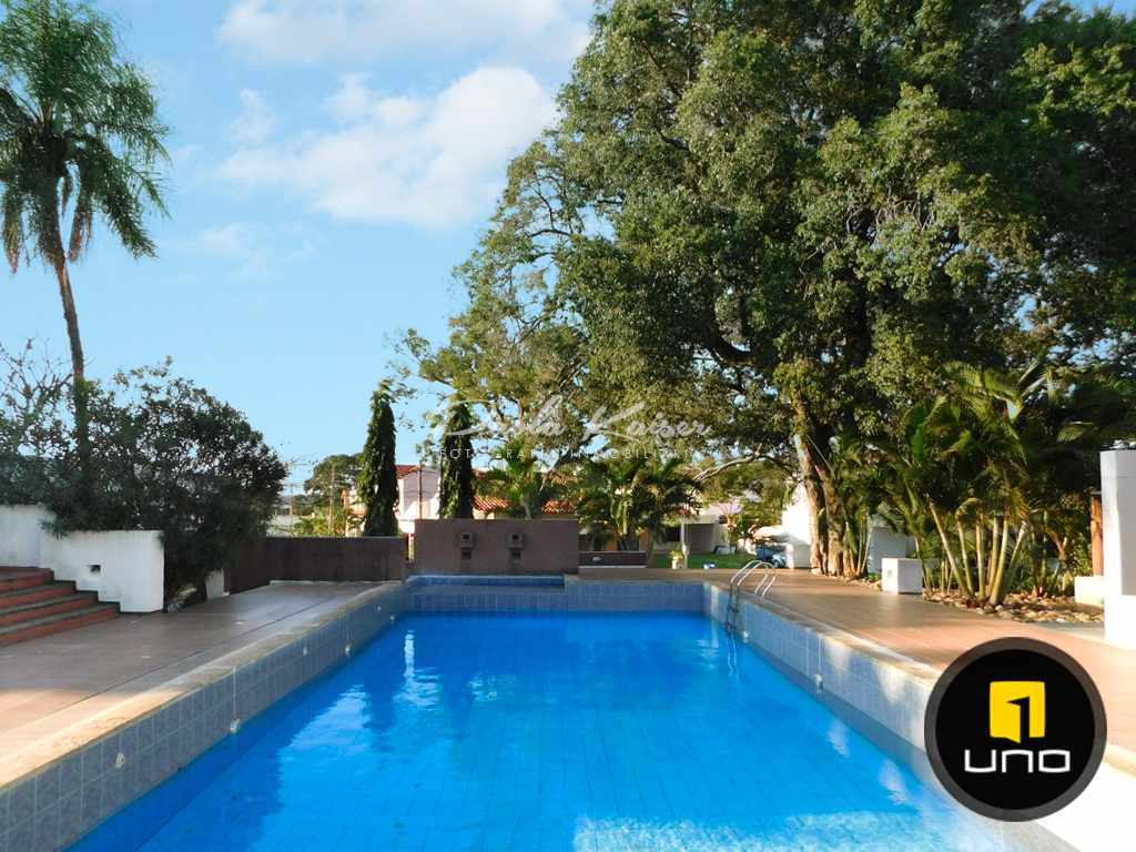 Casa en Carretera Norte en Santa Cruz de la Sierra 4 dormitorios 4 baños 4 parqueos Foto 4