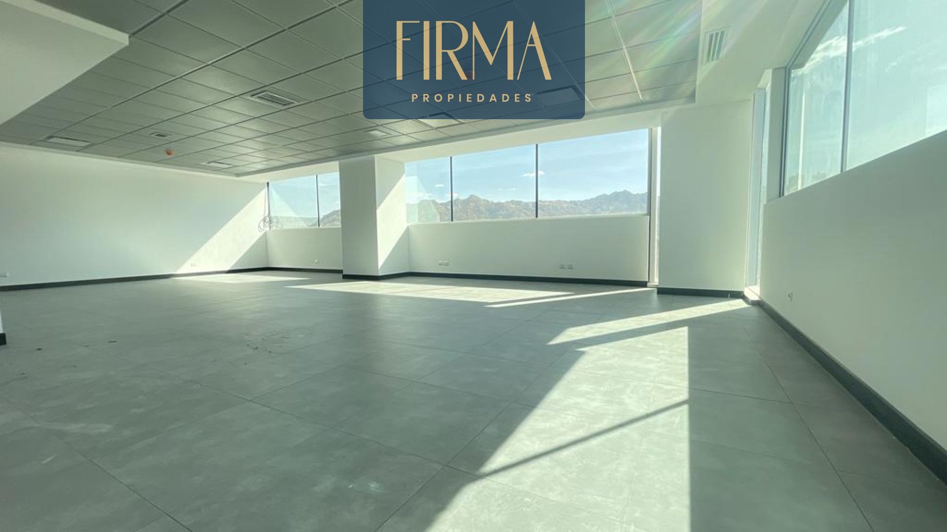 Oficina en VentaCALACOTO AV. BALLIVIAN 2 dormitorios 3 baños  Foto 3