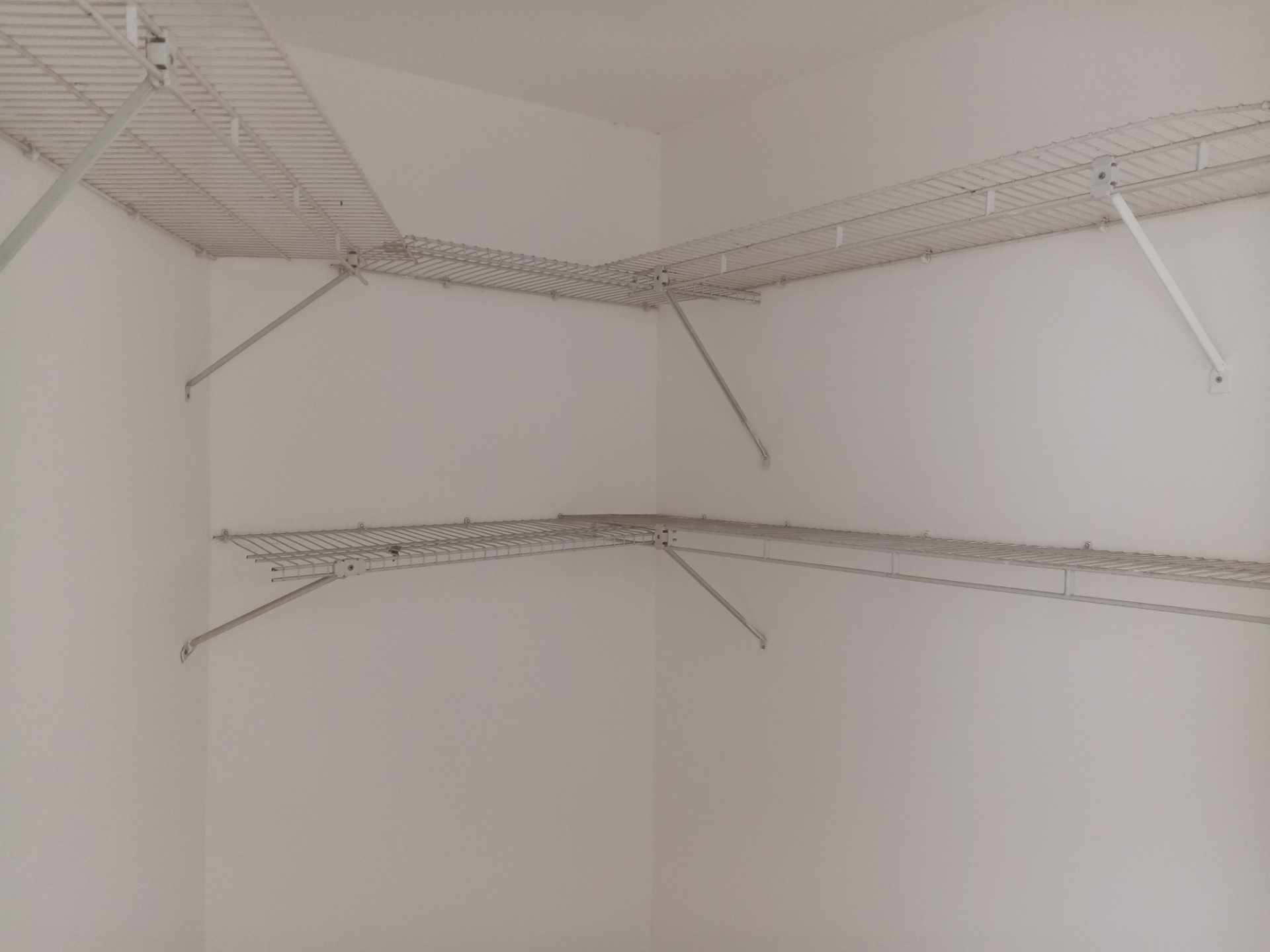 Casa [CONDOMINIO JERUSALEN| 4TO. Y 5TO. ANILLO ZONA NORTE ENTRE RADIAL 26 Y 27 CERCA DE MALL LAS BRISAS] ALQUILER SIN MUEBLES CASA DE 2 PLANTAS, DE 3 DORMITORIOS PET FRIENDLY, CON DEPENDENCIAS Y PARQUEO TECHADO Foto 21