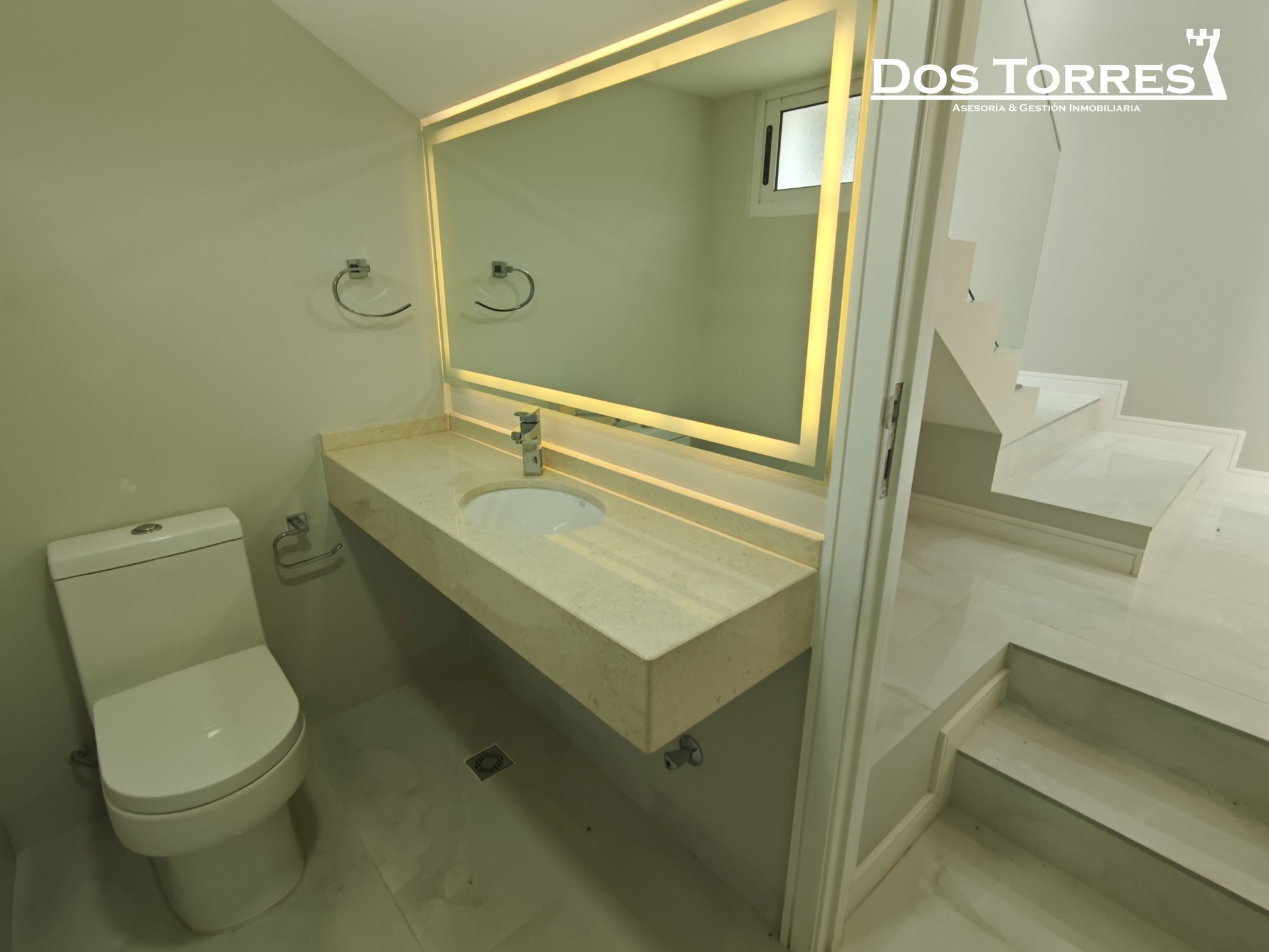 Casa en Tiquipaya en Cochabamba 3 dormitorios 3 baños 2 parqueos Foto 8