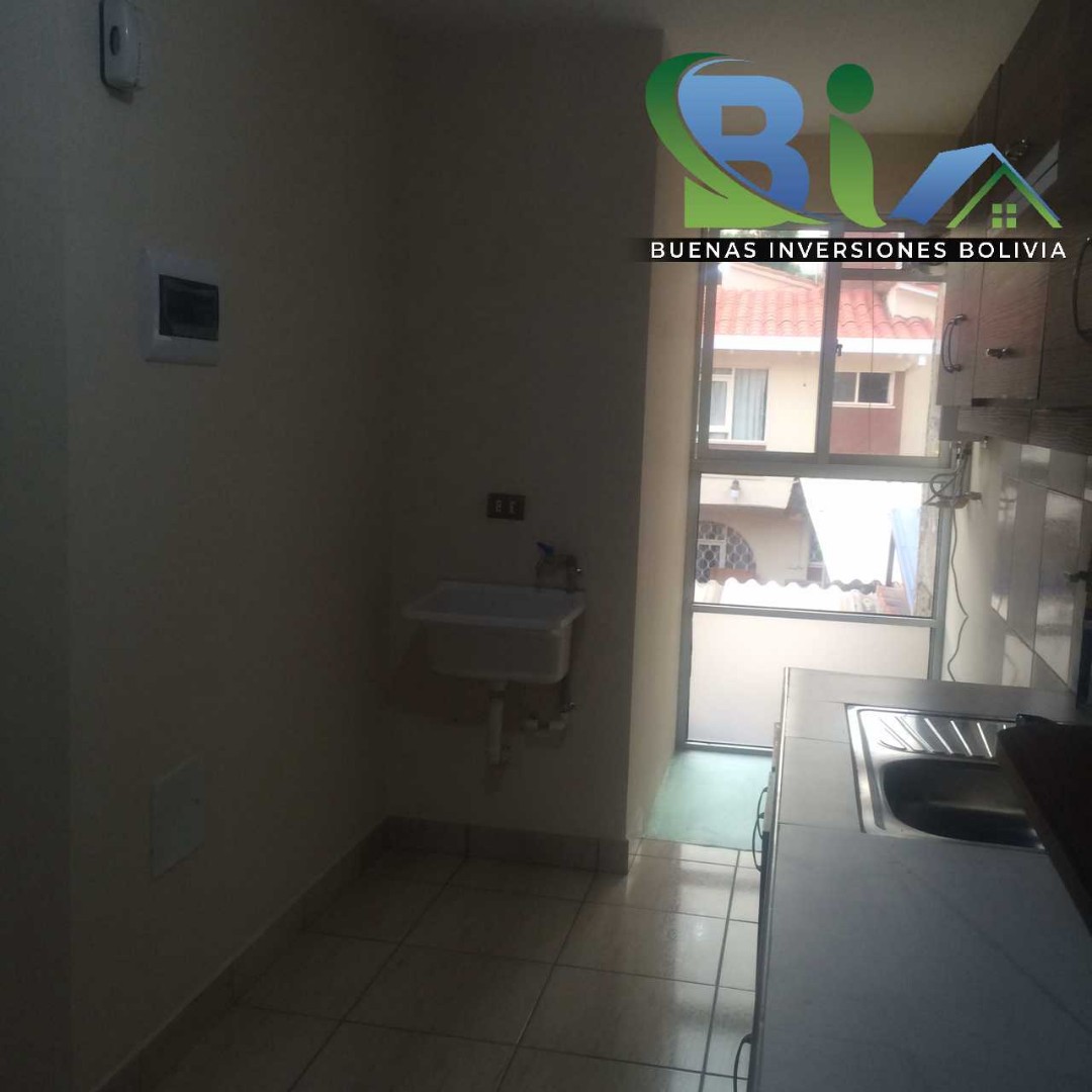 Departamento en Sacaba en Cochabamba 2 dormitorios 2 baños 3 parqueos Foto 6