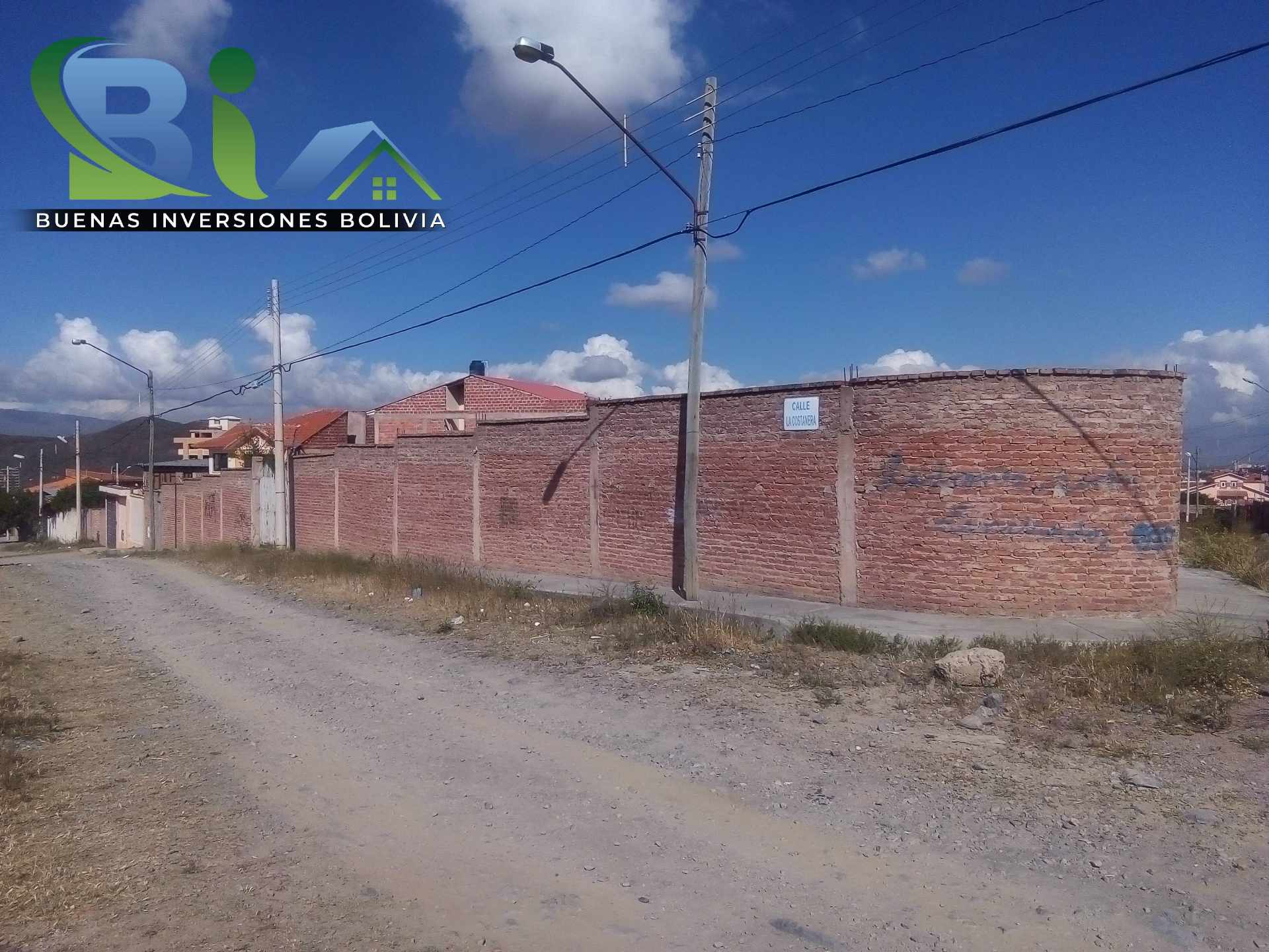Terreno en Venta$us.190.000 LOTE AMURALLADO ESQUINA SUP.1003M2 URB. PEDREGAL ZONA  PACATA    Foto 1