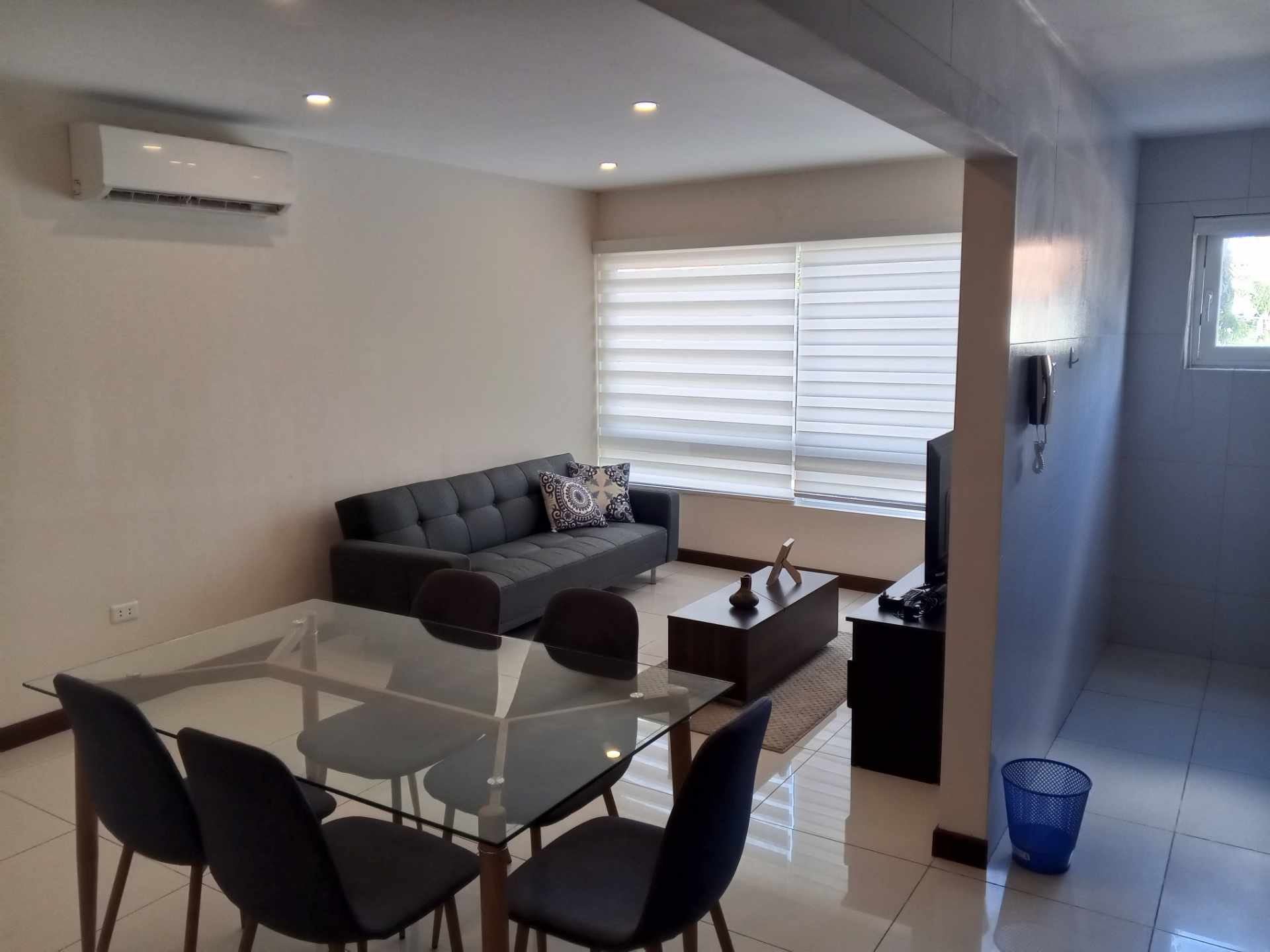 Departamento en Alquiler[CONDOMINIO AGUSTINA| EQUIPETROL NORTE] ALQUILER DEPARTAMENTO AMOBLADO DE 2 DORMITORIOS CON PARQUEO TECHADO. Foto 4
