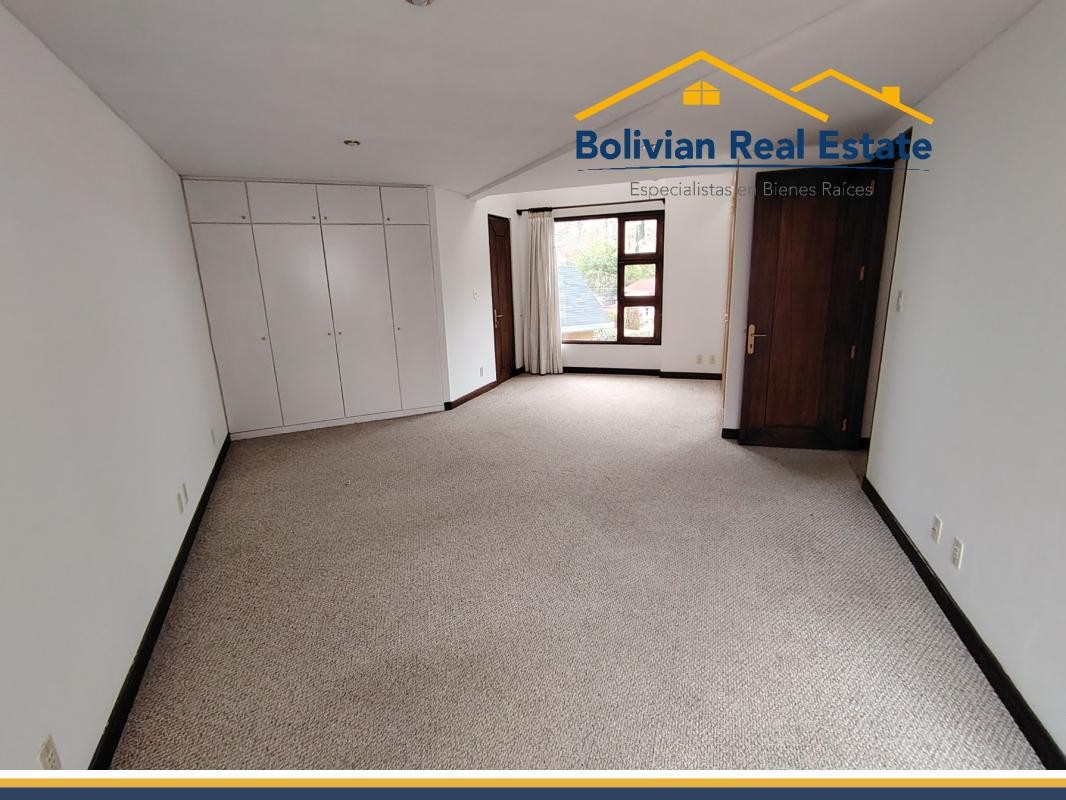 Casa en VentaACHUMANI - LA BARQUETA LINDA CASA EN VENTA  4 dormitorios 4 baños 4 parqueos Foto 8