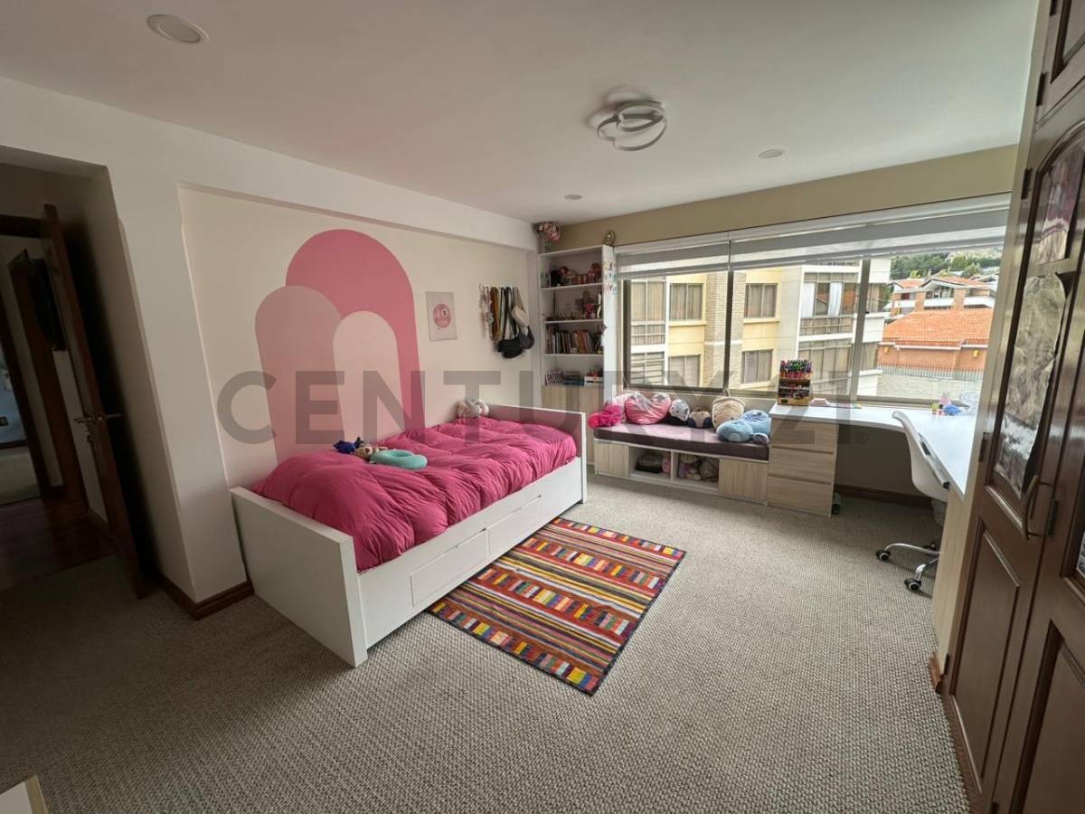 En Alquiler a $us 2,200 Foto 23