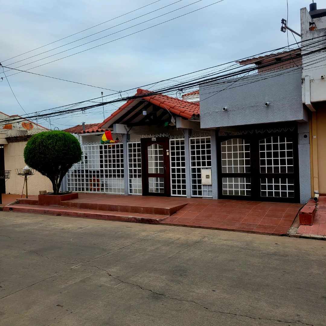 Casa en VentaEntré 2do y 3er Anillo Paragua Foto 2