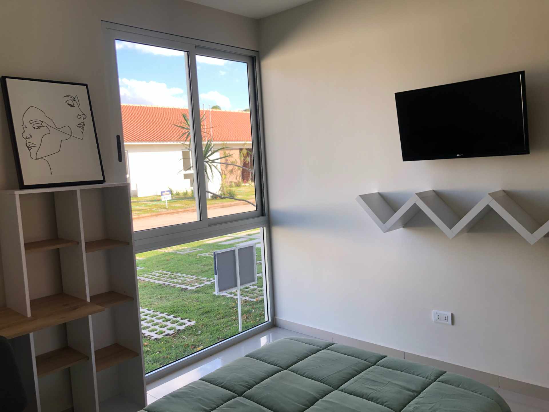 Casa en Entre 8vo y 9no anillo Norte en Santa Cruz de la Sierra 3 dormitorios 3 baños 2 parqueos Foto 14