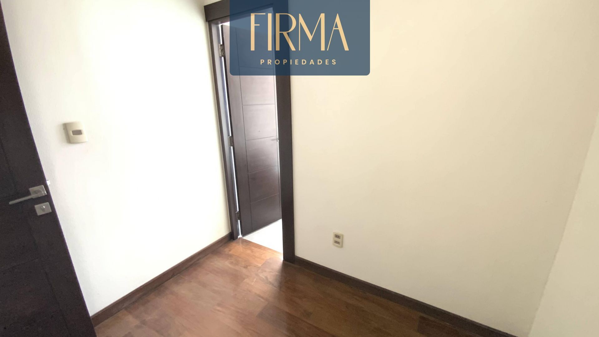 Departamento en El Pedregal en La Paz 3 dormitorios 3 baños 1 parqueos Foto 13