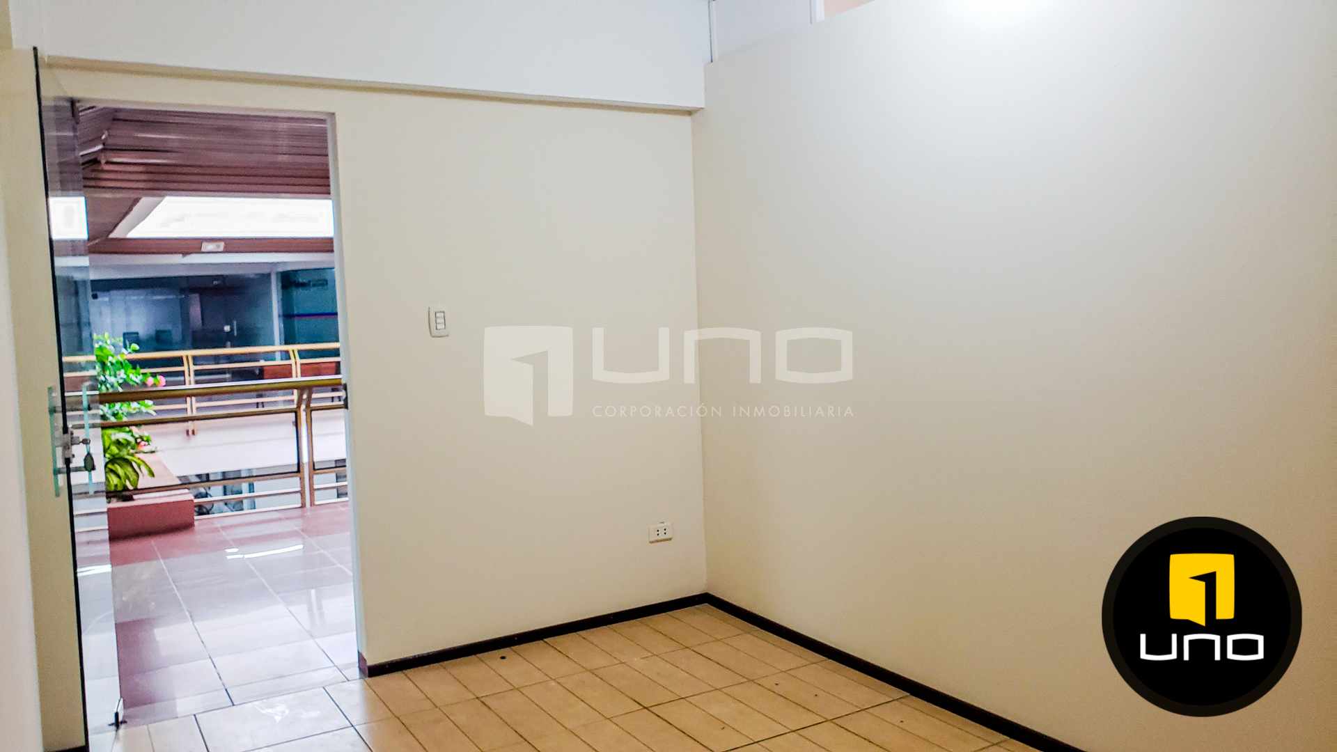 Oficina en VentaShopping Bolivar vendo linda oficina de 3 ambientes  Foto 11