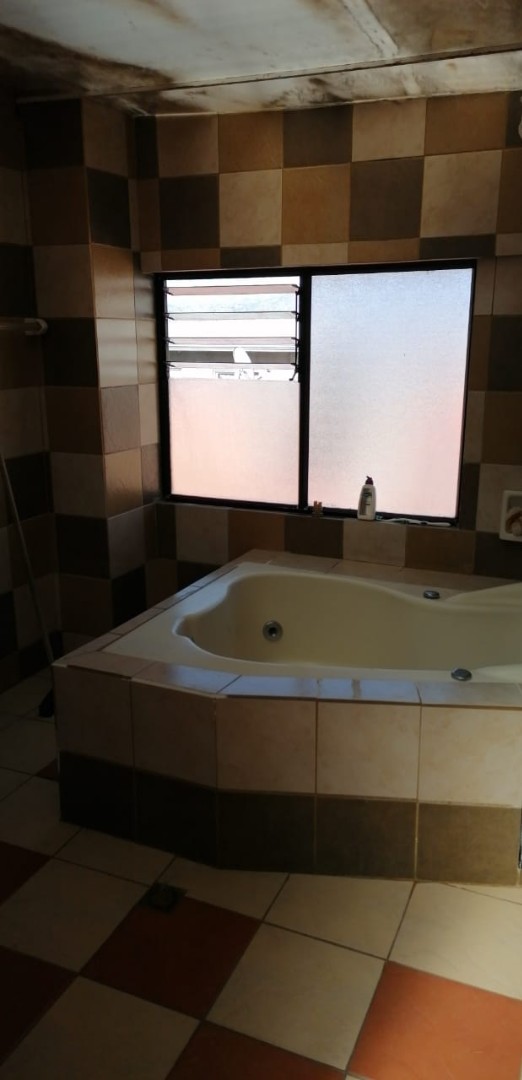 Casa en Sopocachi en La Paz 4 dormitorios 2 baños  Foto 5