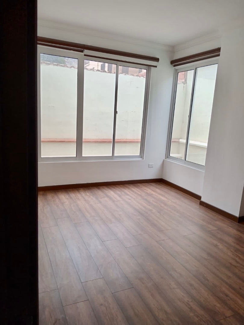 En Alquiler a $us 700 Foto 4