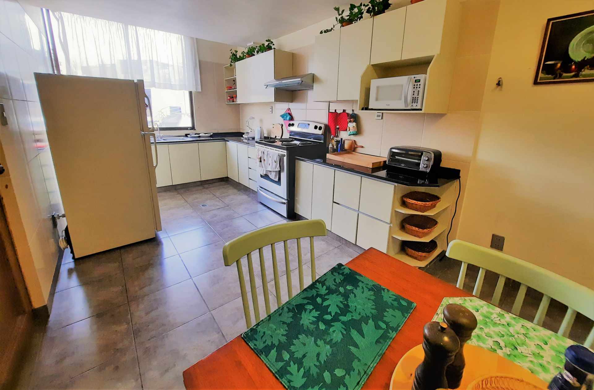 Departamento en AlquilerCalle 24 de Calacoto con Av. Ballivián 4 dormitorios 4 baños  Foto 25