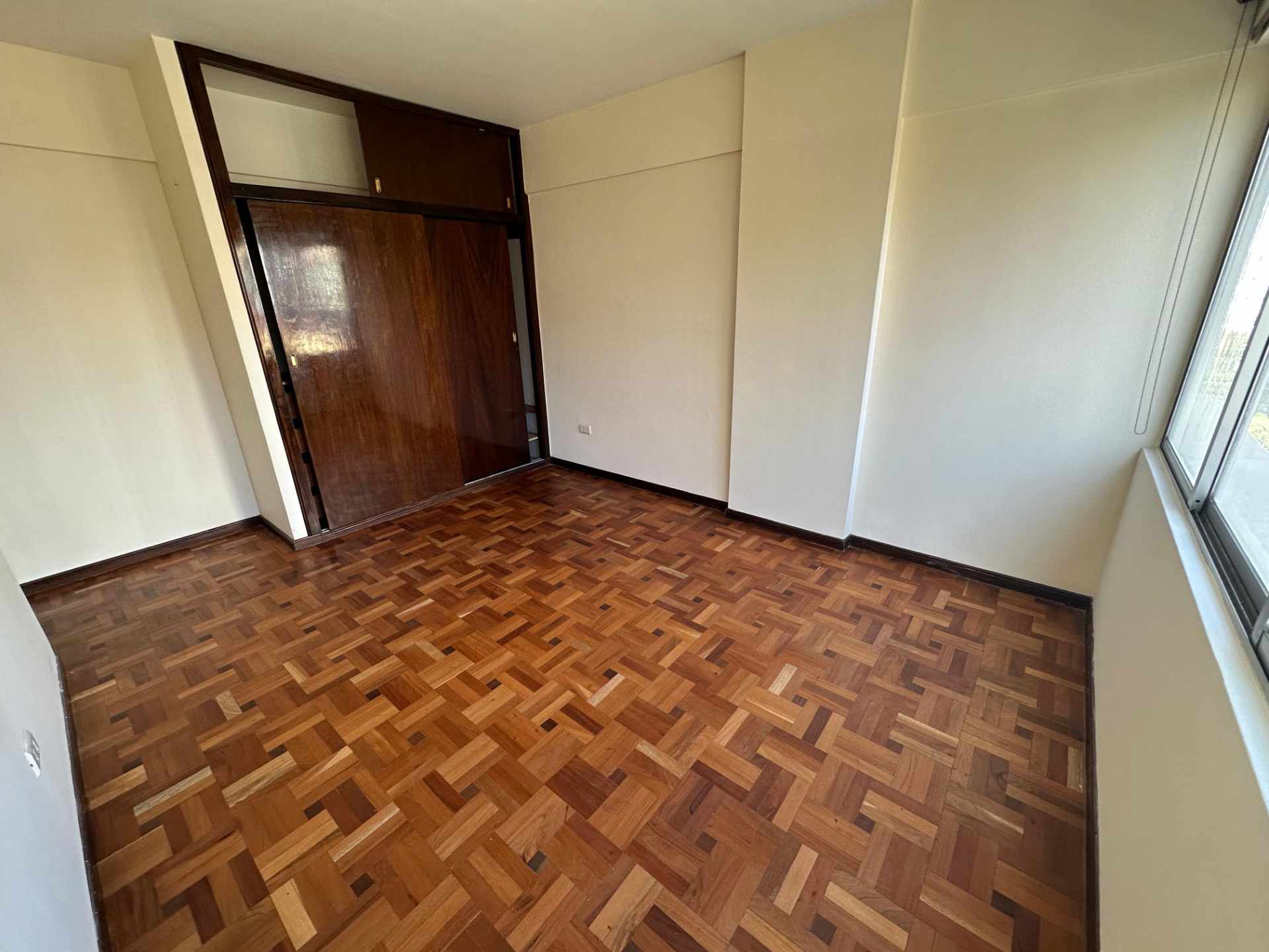 Departamento en San Jorge en La Paz 4 dormitorios 4 baños 1 parqueos Foto 8