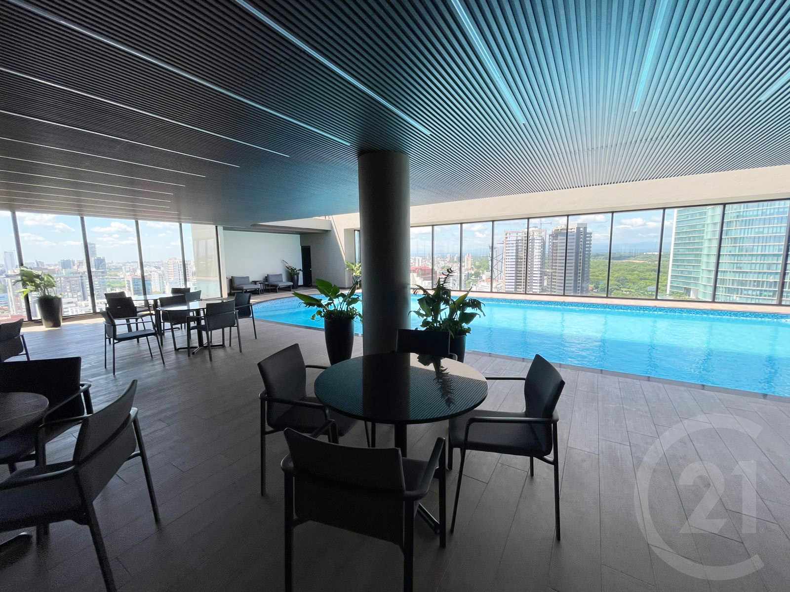 Departamento en Equipetrol en Santa Cruz de la Sierra 2 dormitorios 2 baños 1 parqueos Foto 13