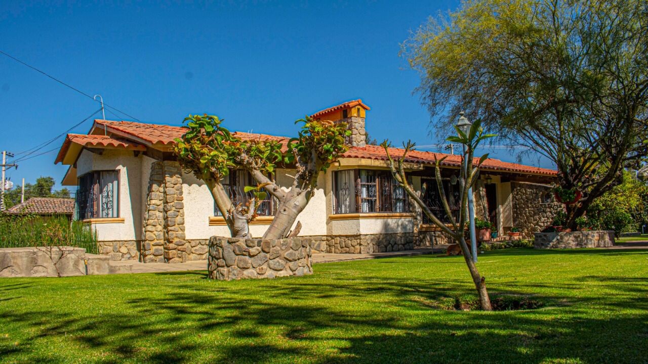 Casa en Tiquipaya en Cochabamba 7 dormitorios 7 baños 10 parqueos Foto 5