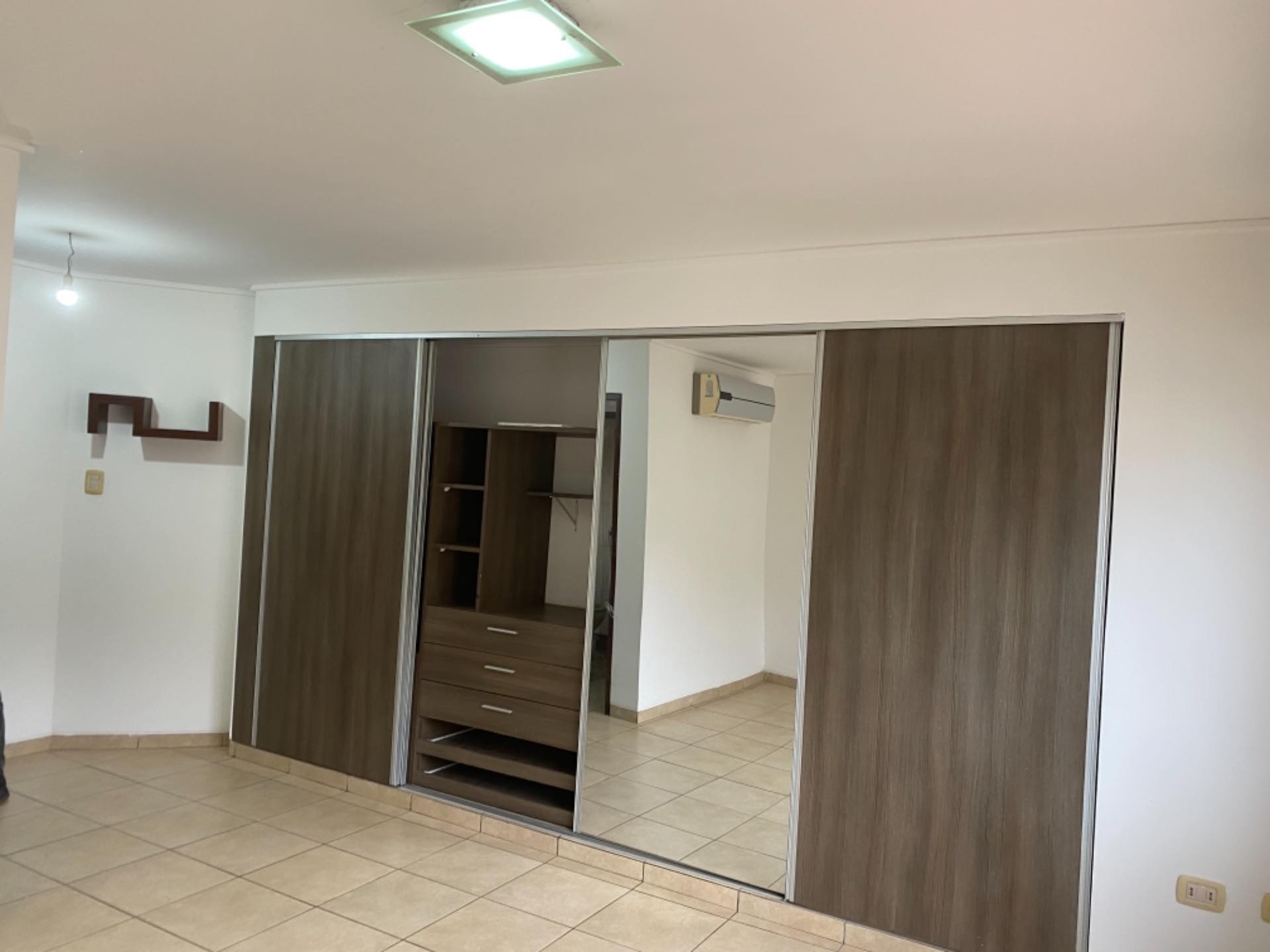 Departamento Condominio San Francisco II Av Doble Vía a la Guardia entre 5 Y 6 anillo  Foto 9