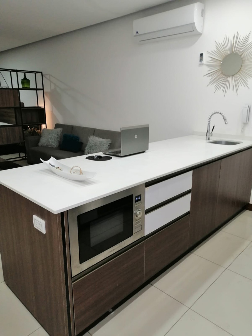 Departamento SKY PLAZA EQUIPETROL - VENTA EXCELENTE MONOAMBIENTE DE LUJO Foto 3