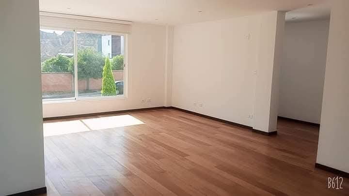 Casa en Achumani en La Paz 3 dormitorios 3 baños 2 parqueos Foto 4