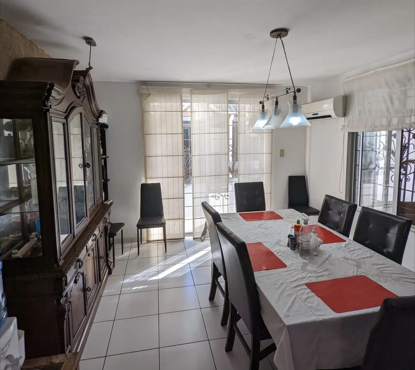 Casa en VentaAvenida Banzer, Quinto Anillo 4 dormitorios 3 baños 2 parqueos Foto 5