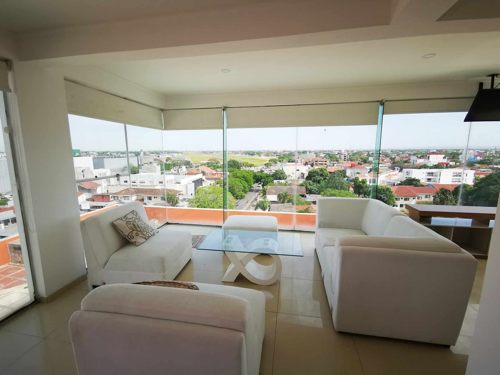 Departamento en VentaAv. Velarde esquina Ana Barba Foto 2