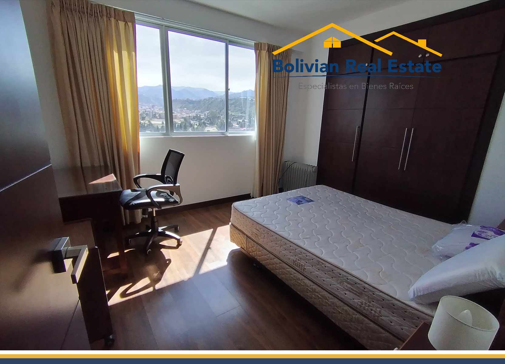 Departamento CALACOTO AV. BALLIVIAN, DEPARTAMENTO AMOBLADO  Foto 4
